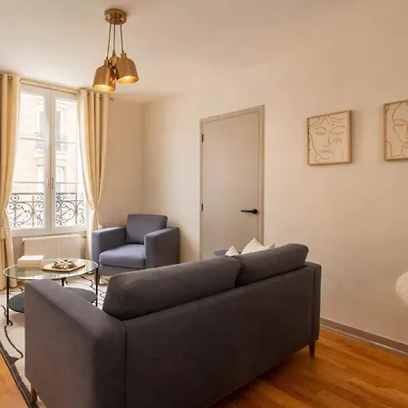 Montparnasse - Premium Family For 5 Paris